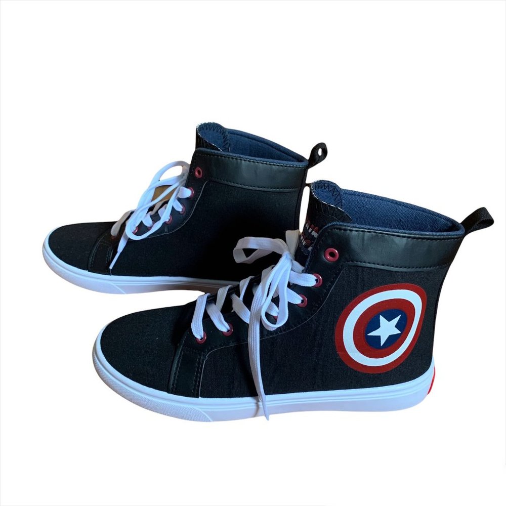 NEW! Converse Marvel Captain America Shoes (Size: 9)